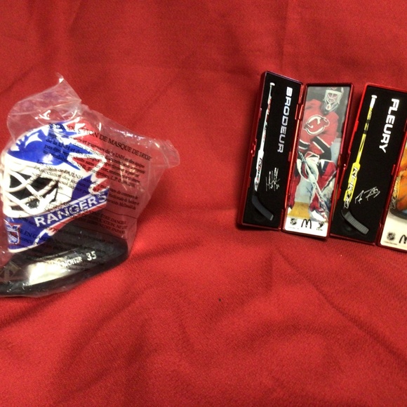 NHL GOALIES masks and sticks - Picture 5 of 6